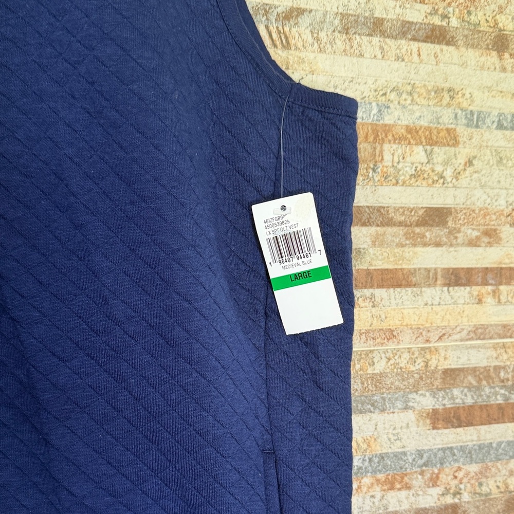 Izod Men's Navy Quilted Zip-Up Vest - Picture 3 of 6